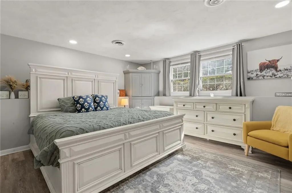 51 Cove Avenue Barrington RI 02806