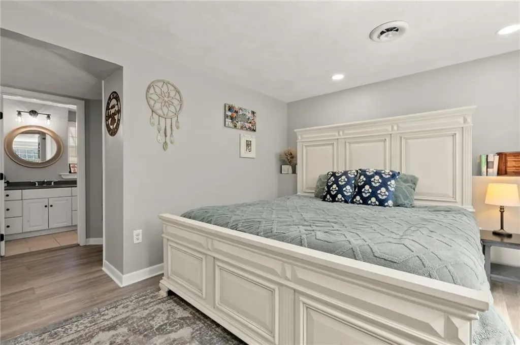 51 Cove Avenue Barrington RI 02806