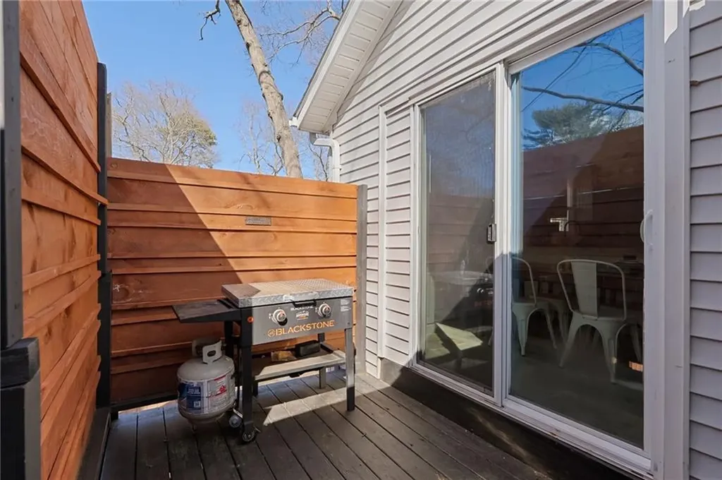 51 Cove Avenue Barrington RI 02806