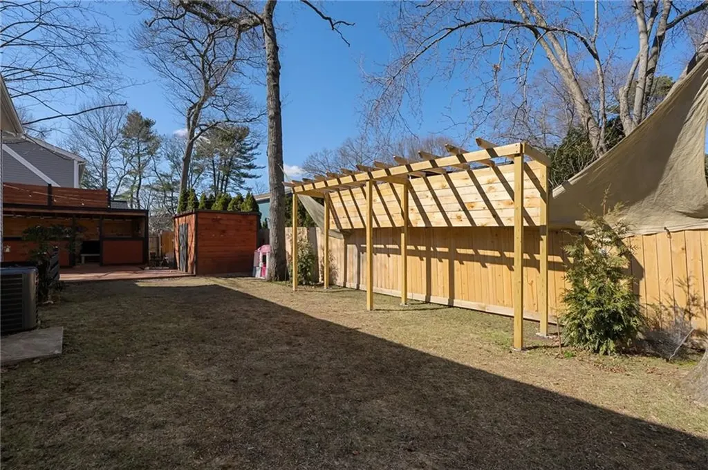 51 Cove Avenue Barrington RI 02806