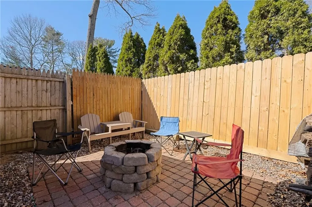 51 Cove Avenue Barrington RI 02806