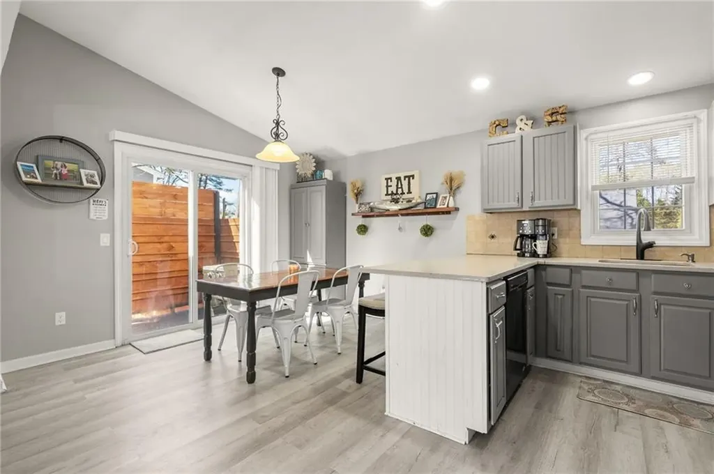 51 Cove Avenue Barrington RI 02806