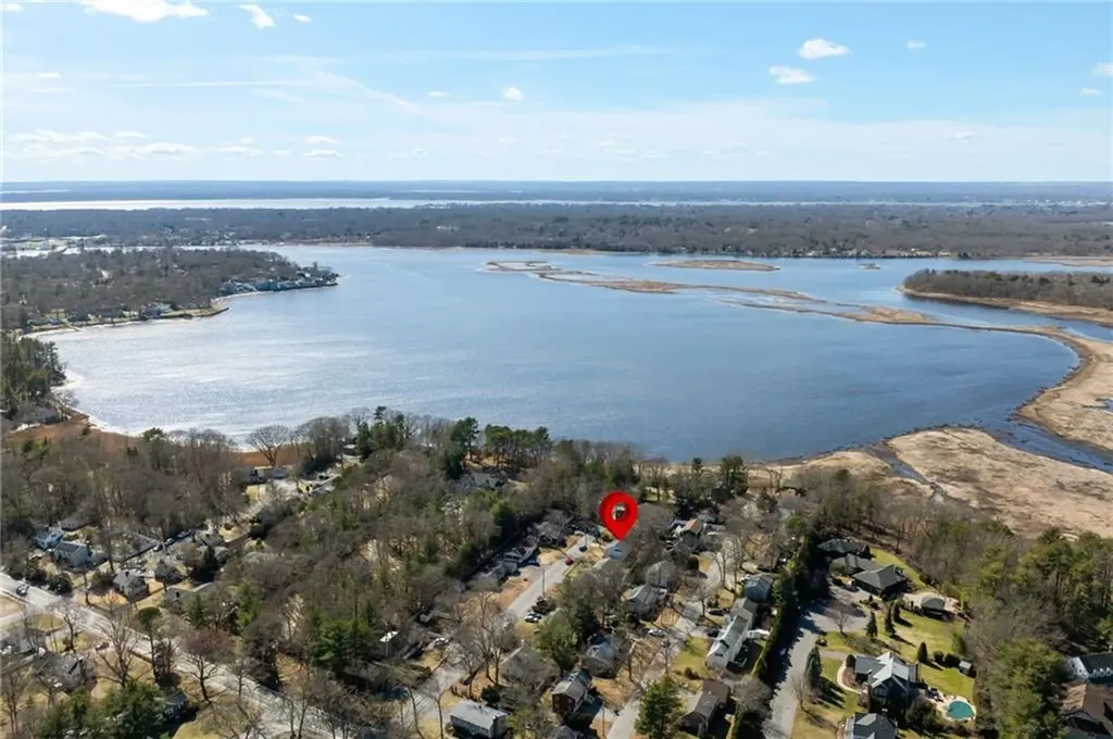 51 Cove Avenue Barrington RI 02806