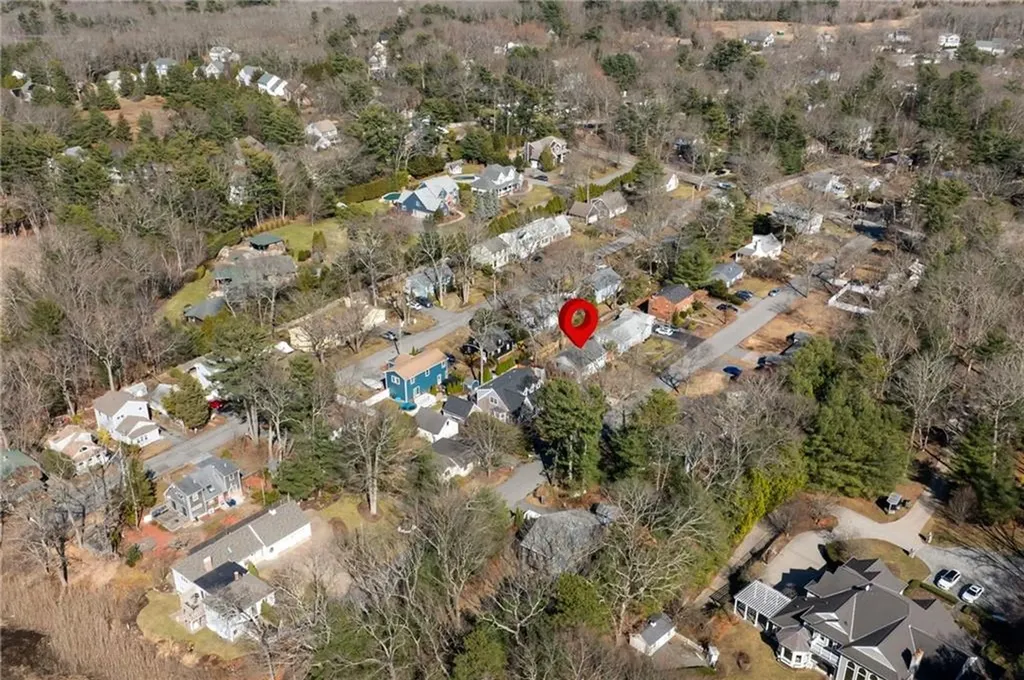 51 Cove Avenue Barrington RI 02806