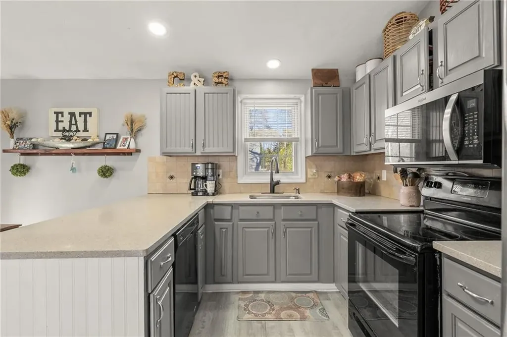 51 Cove Avenue Barrington RI 02806