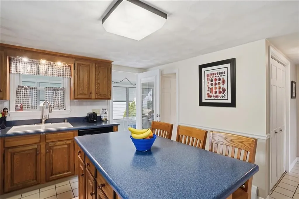 11 Tampa Street West Warwick RI 02893