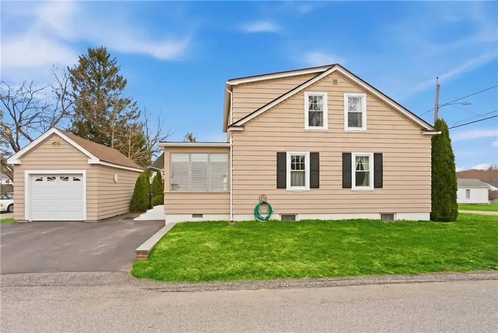 11 Tampa Street West Warwick RI 02893