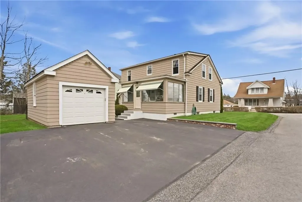 11 Tampa Street West Warwick RI 02893
