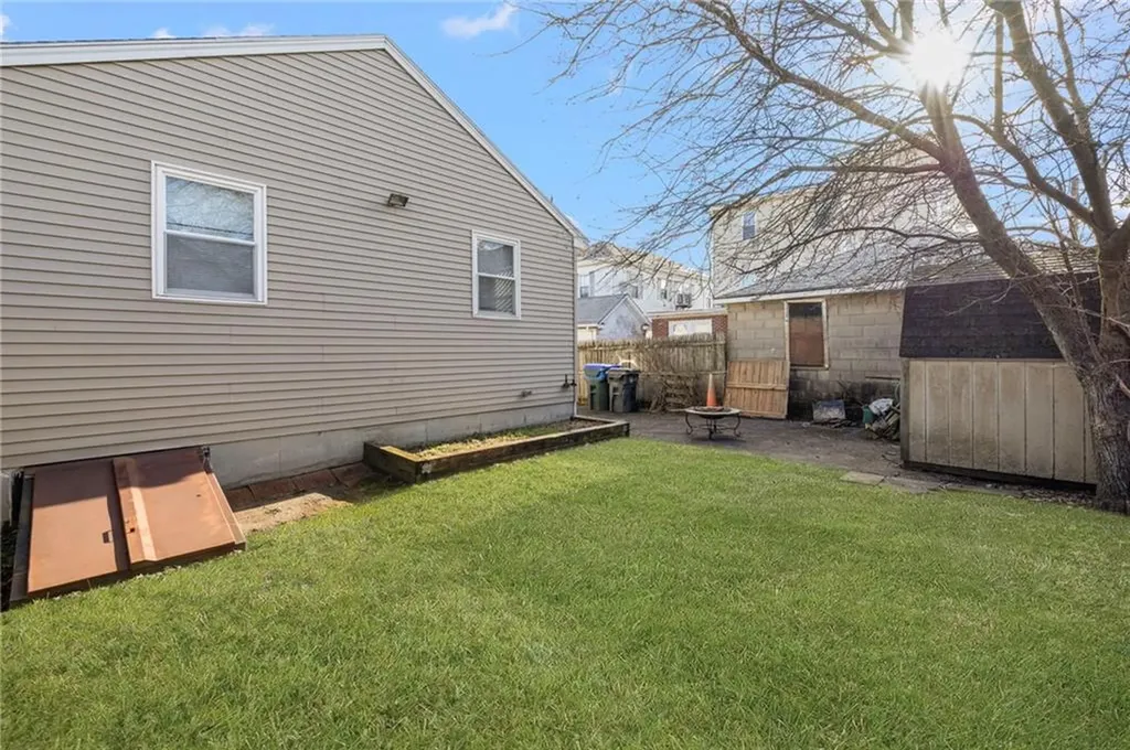 76 Moorefield Street Providence RI 02909
