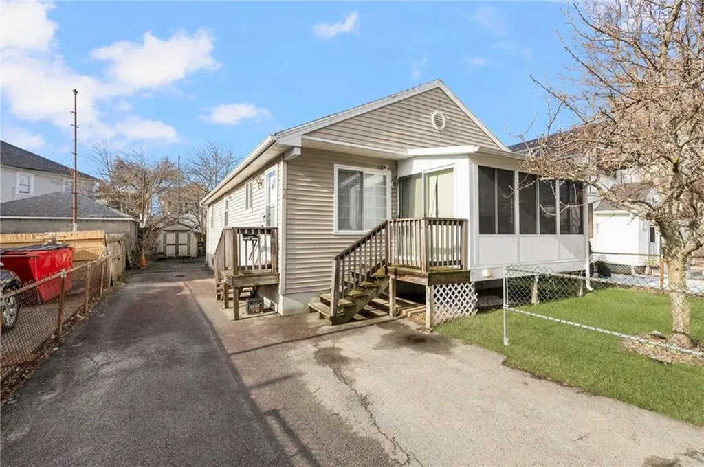 76 Moorefield Street Providence RI 02909