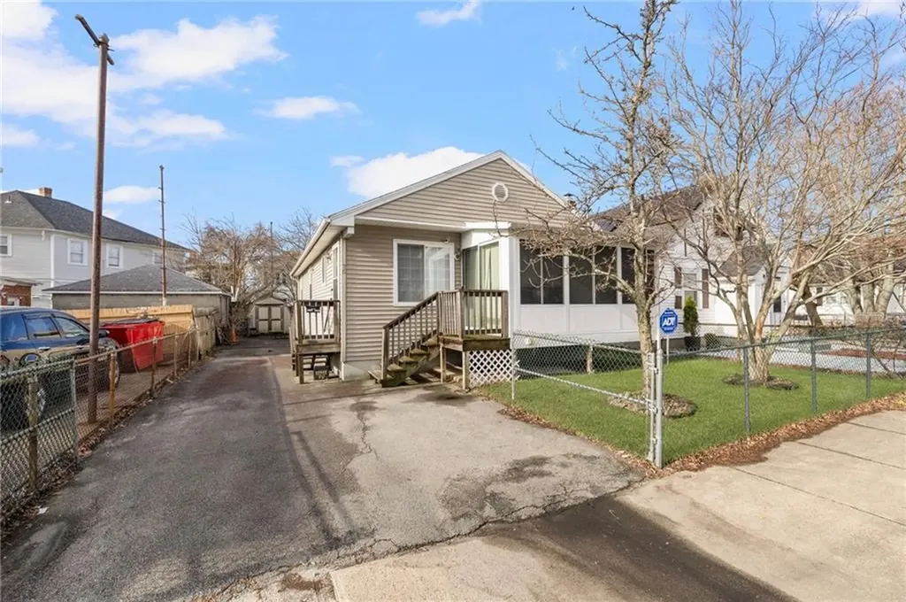 76 Moorefield Street Providence RI 02909