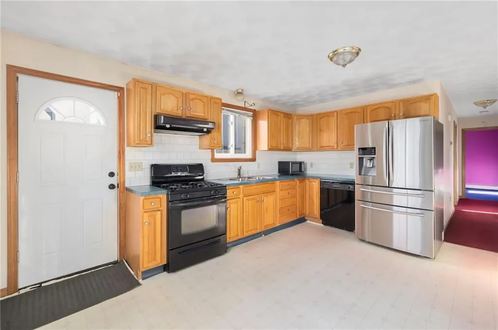 76 Moorefield Street Providence RI 02909