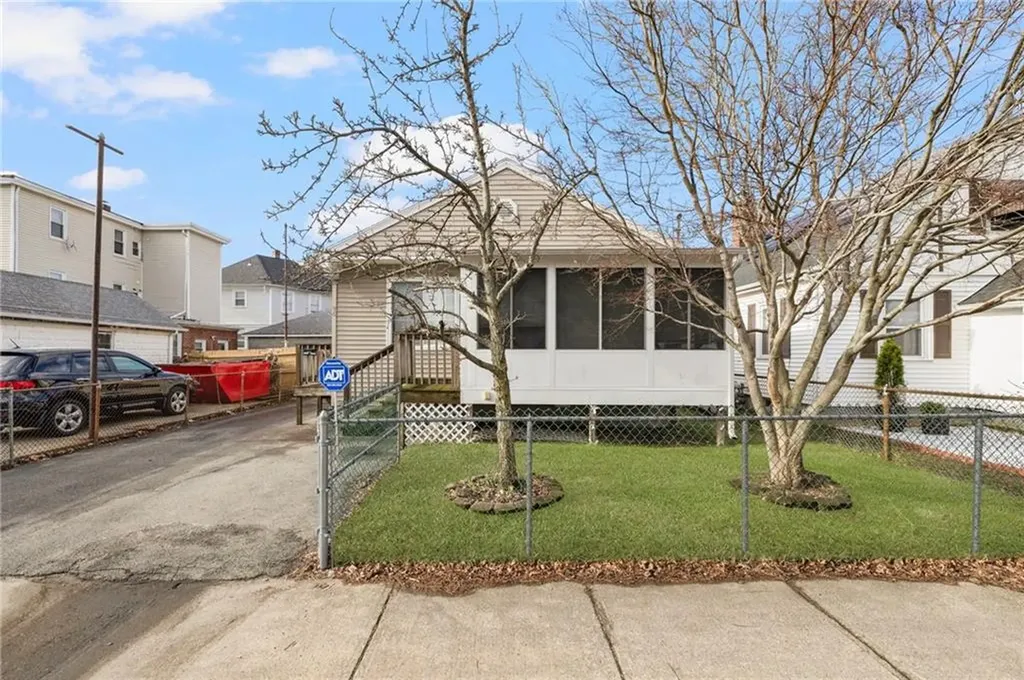 76 Moorefield Street Providence RI 02909