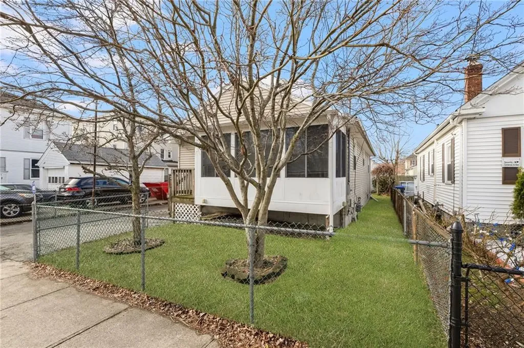 76 Moorefield Street Providence RI 02909