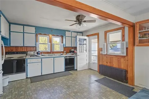 3 Columbus Avenue Westerly RI 02891