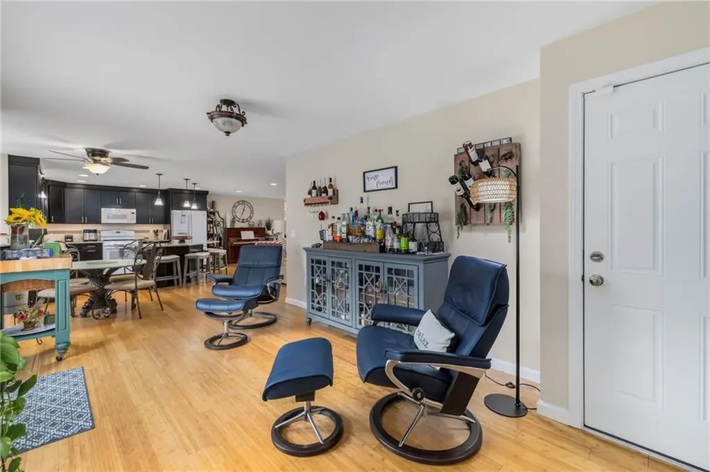 33 Abatecola Way Johnston RI 02919