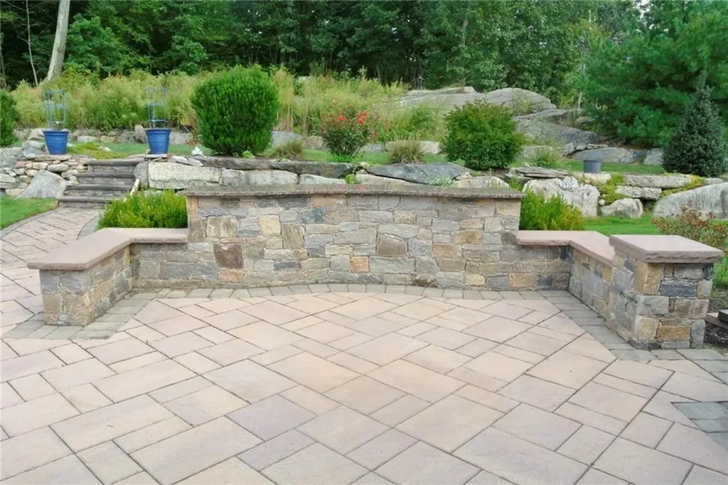 33 Abatecola Way Johnston RI 02919