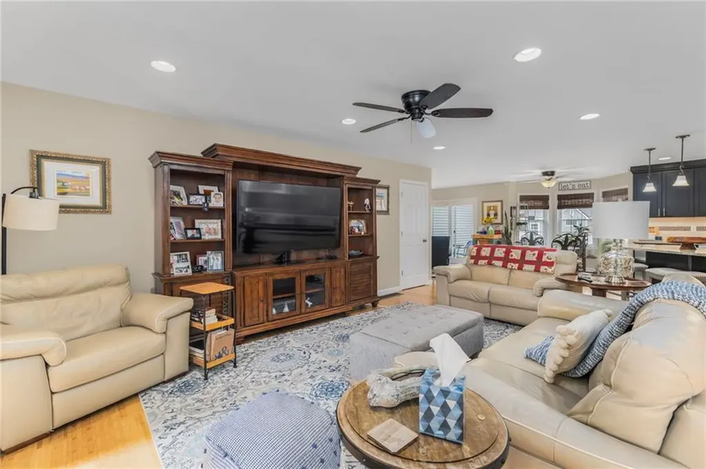 33 Abatecola Way Johnston RI 02919