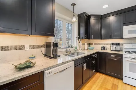 33 Abatecola Way Johnston RI 02919