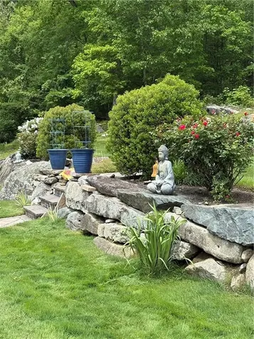 33 Abatecola Way Johnston RI 02919