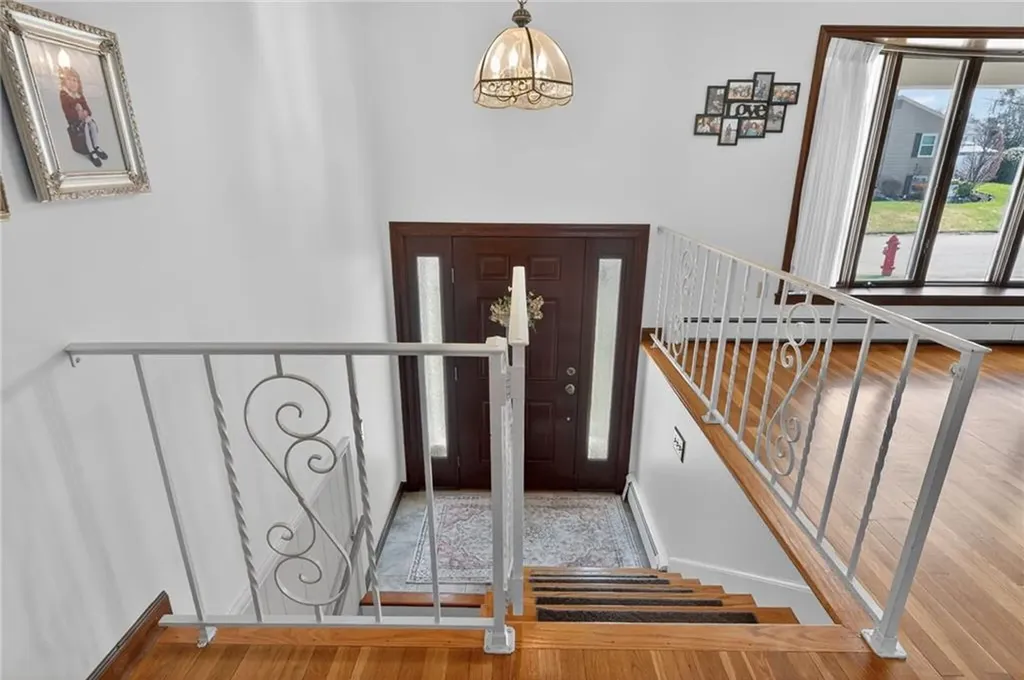 27 Wenscott Lane North Providence RI 02904