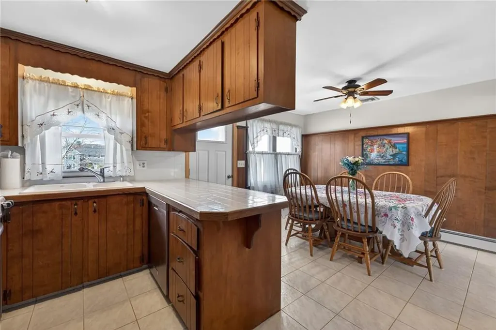 27 Wenscott Lane North Providence RI 02904