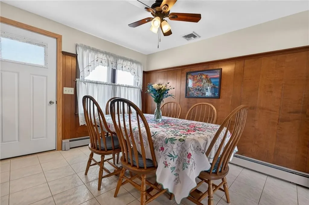 27 Wenscott Lane North Providence RI 02904