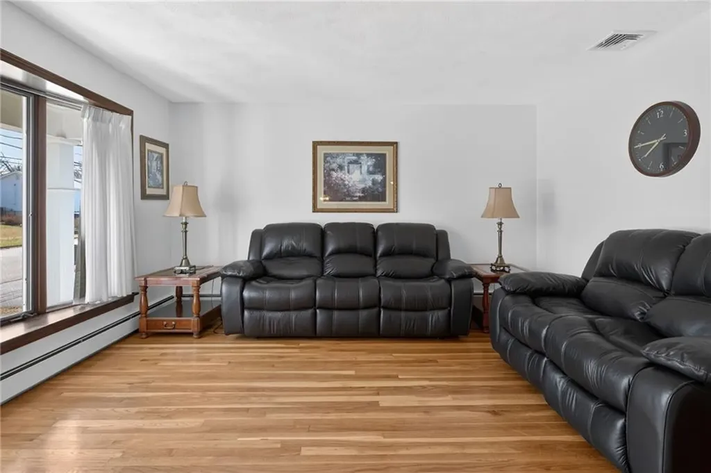 27 Wenscott Lane North Providence RI 02904