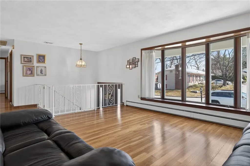 27 Wenscott Lane North Providence RI 02904
