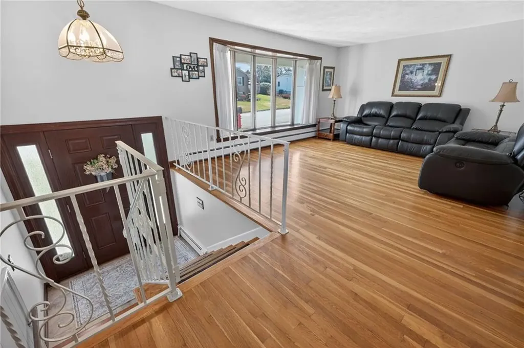27 Wenscott Lane North Providence RI 02904