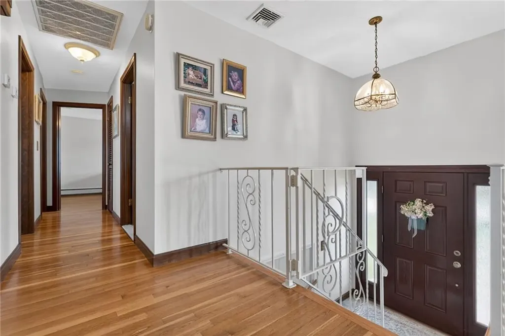 27 Wenscott Lane North Providence RI 02904