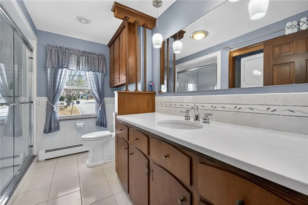 27 Wenscott Lane North Providence RI 02904