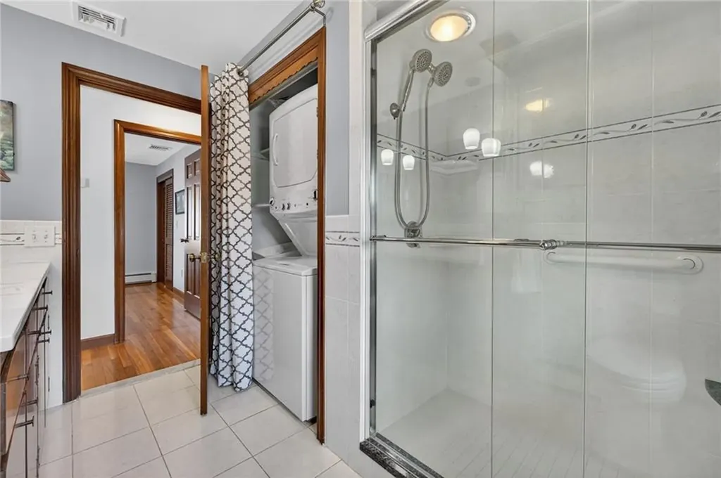27 Wenscott Lane North Providence RI 02904