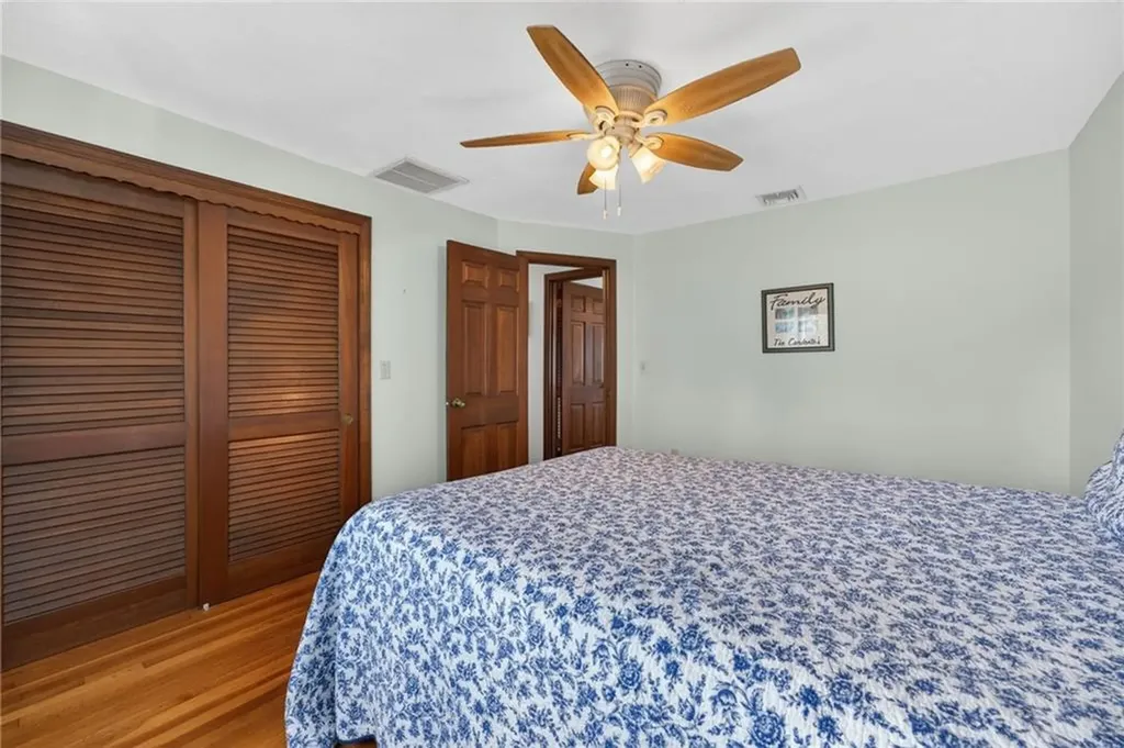 27 Wenscott Lane North Providence RI 02904