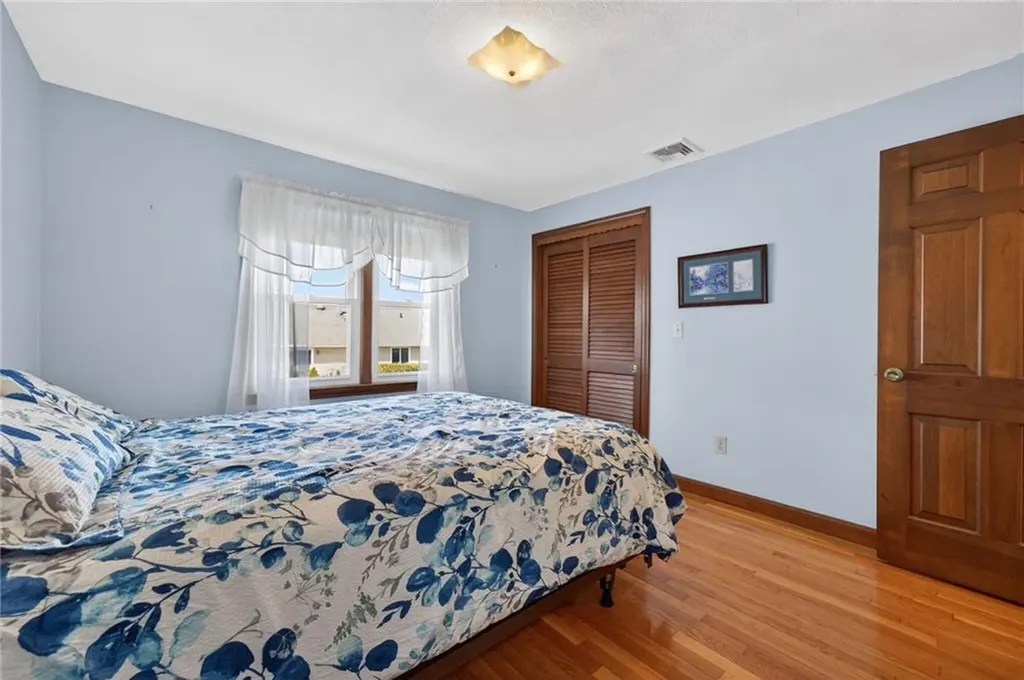 27 Wenscott Lane North Providence RI 02904