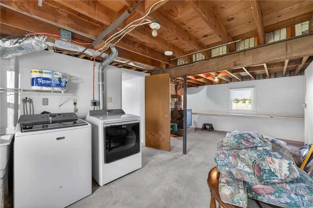 27 Wenscott Lane North Providence RI 02904