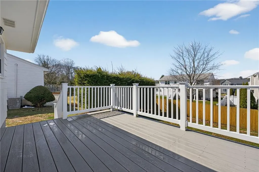 27 Wenscott Lane North Providence RI 02904