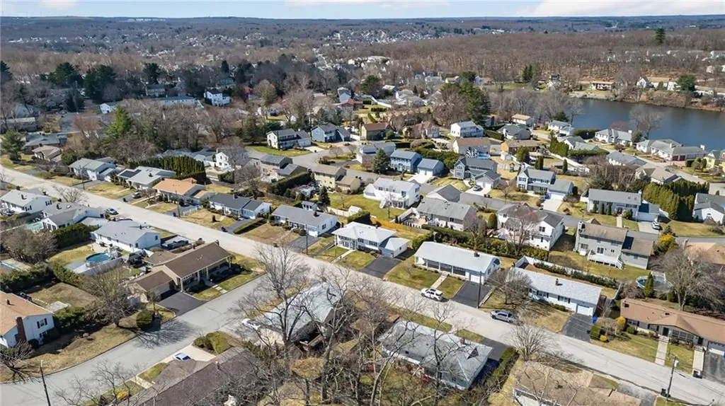 27 Wenscott Lane North Providence RI 02904