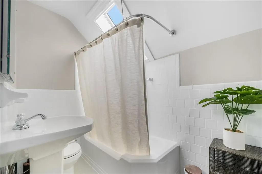 422 Wayland Avenue Providence RI 02906