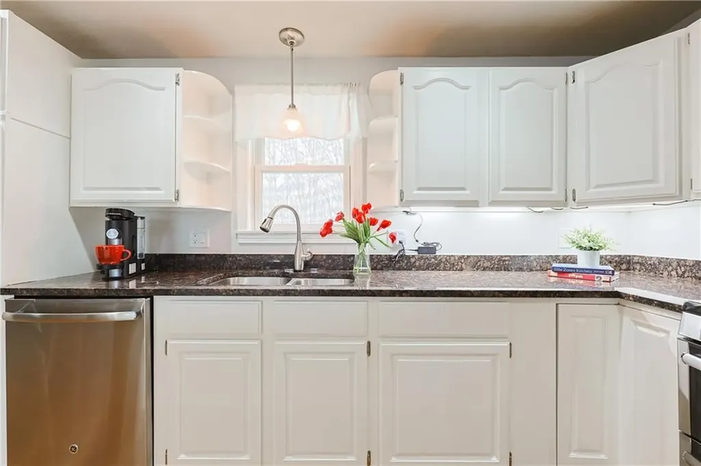 40 Forestdale Drive Cumberland RI 02864