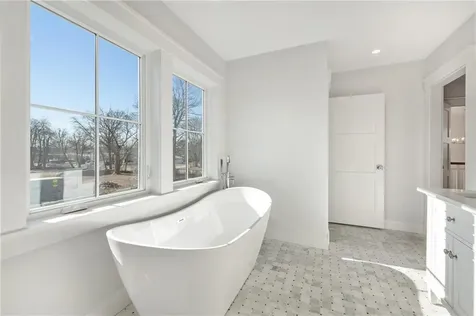 1 Knowlton Court Bristol RI 02809