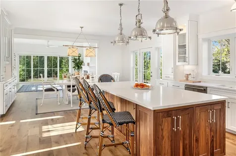 1 Knowlton Court Bristol RI 02809