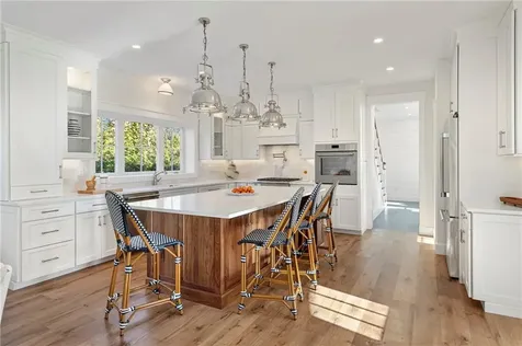 1 Knowlton Court Bristol RI 02809