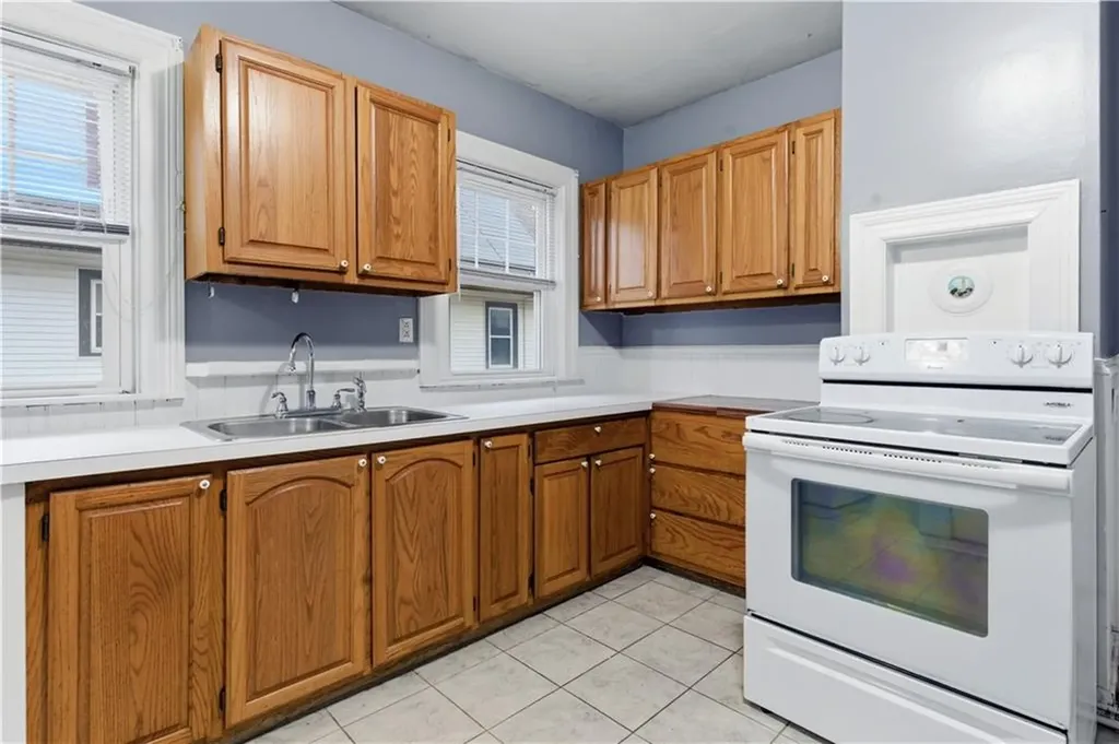 63 Park Avenue Cranston RI 02905