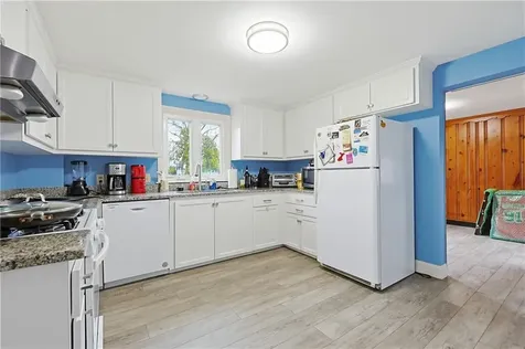37 Knowles Drive Warwick RI 02888