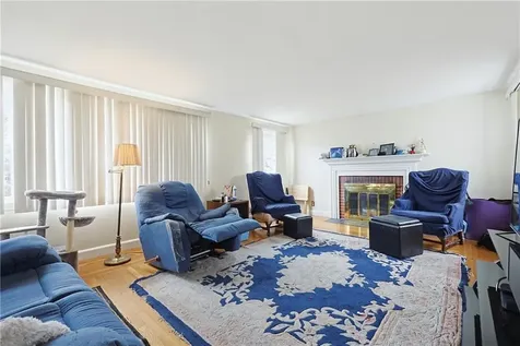 37 Knowles Drive Warwick RI 02888