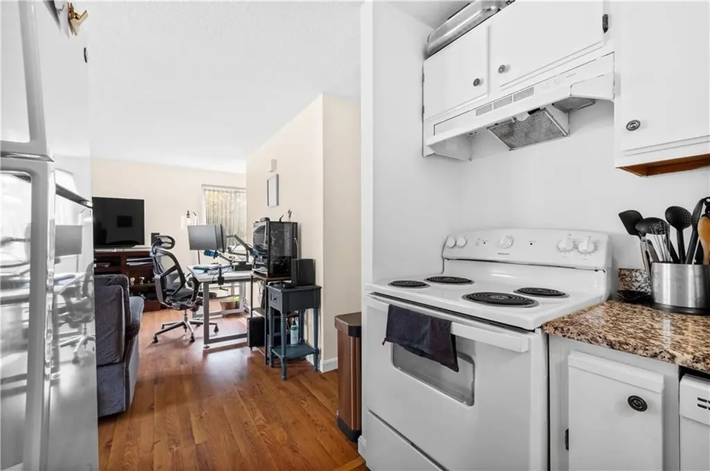66 Girard Avenue Newport RI 02840