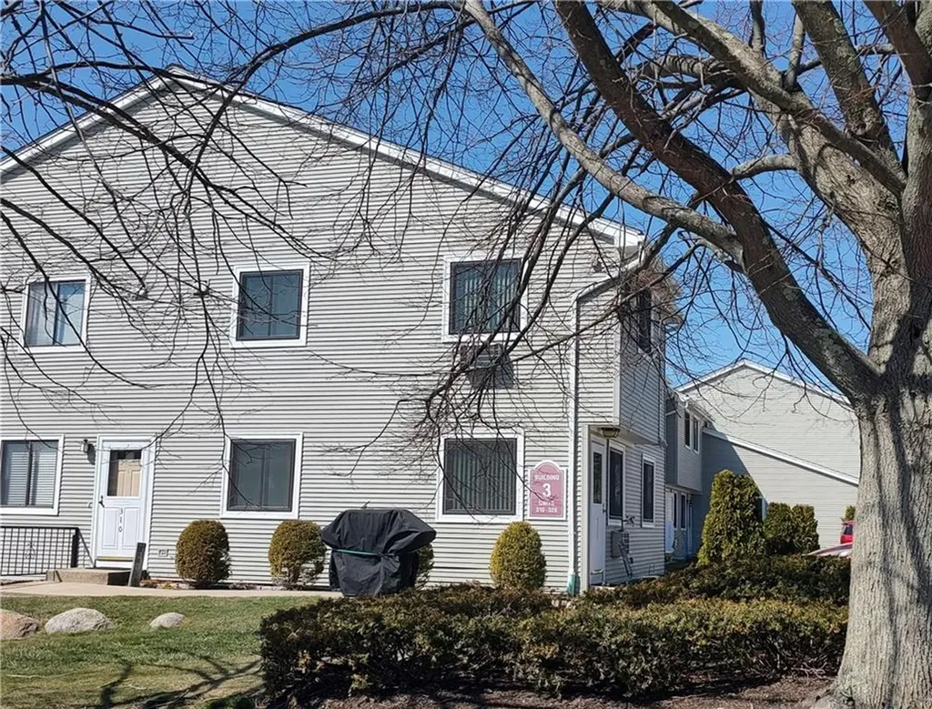 66 Girard Avenue Newport RI 02840