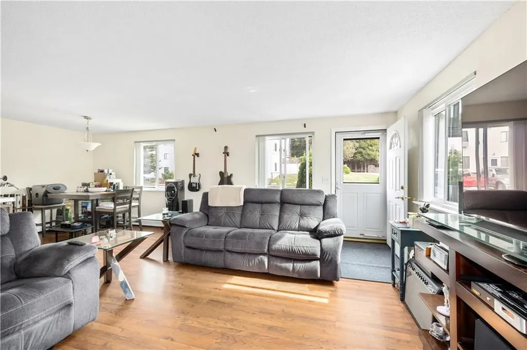 66 Girard Avenue Newport RI 02840