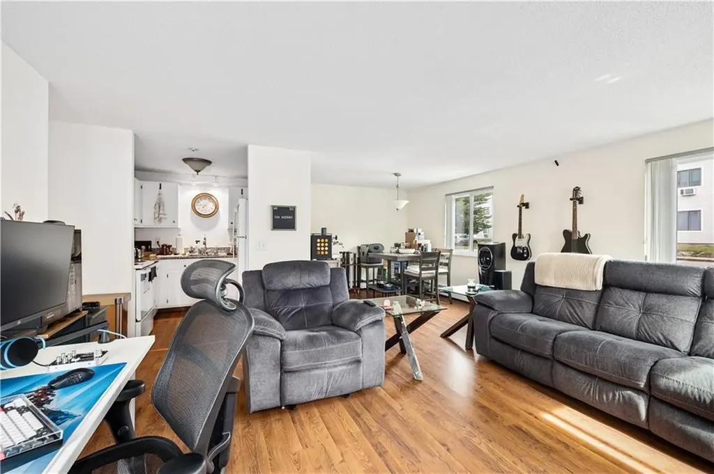 66 Girard Avenue Newport RI 02840